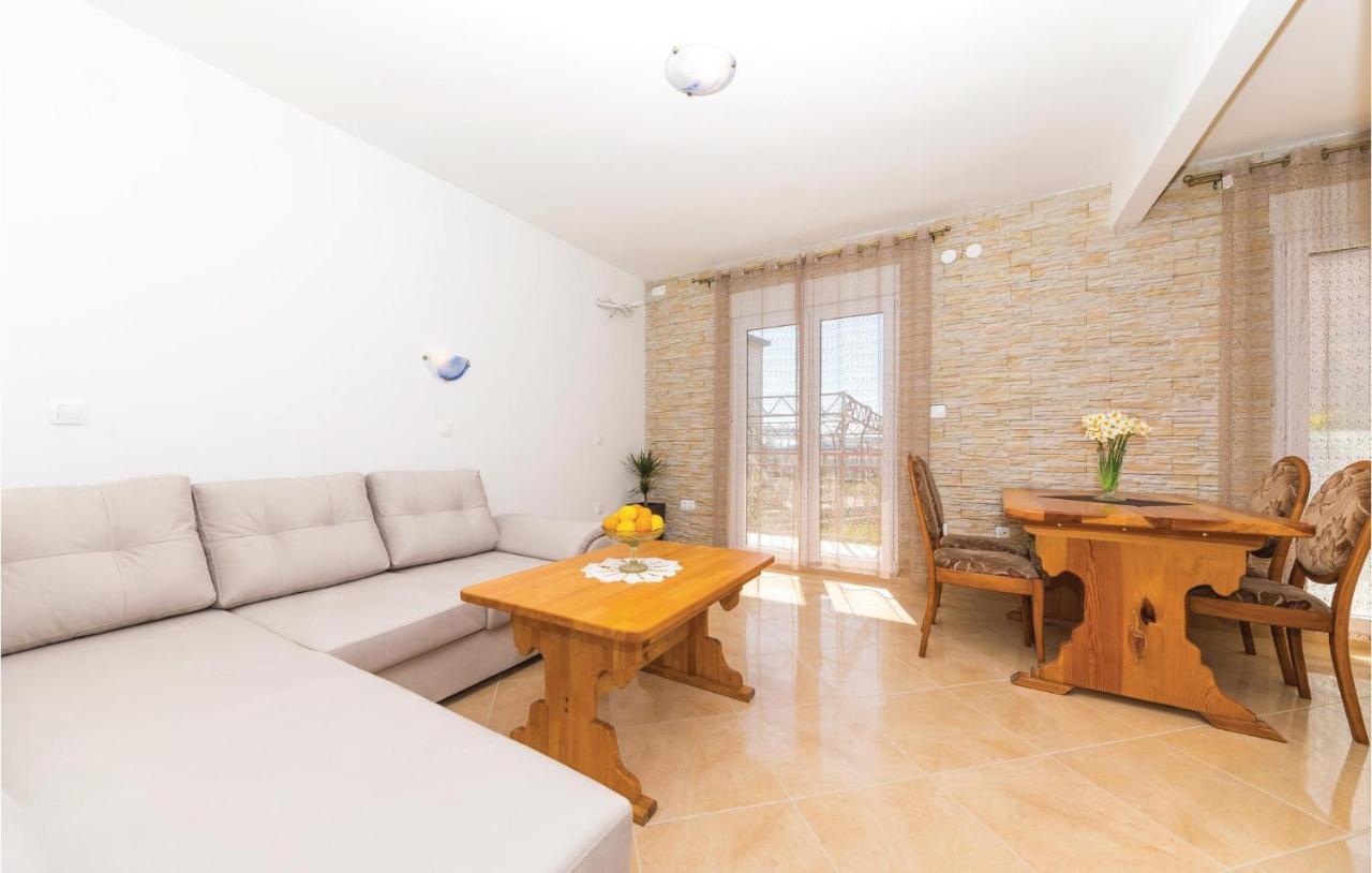 3 Bedroom Gorgeous Apartment In Kastel Gomilica Kaštela 外观 照片